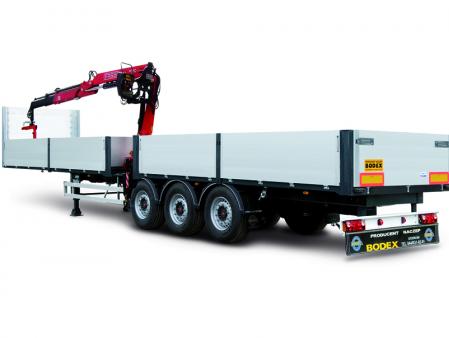 Naczepa burtowa z HDS – wieloosiowa z dźwigiem hydraulicznym