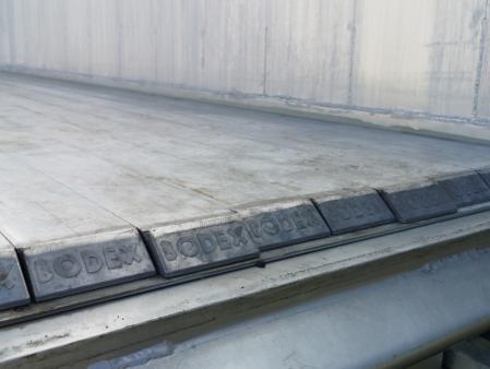 Naczepa z ruchomą podłogą Cargo Floor | BODEX