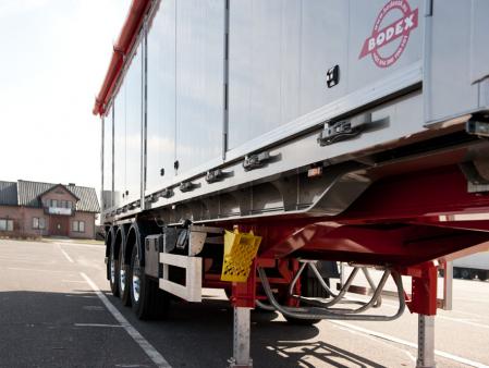 Naczepa wywrotka aluminiowa z ramą stalową - mulda aluminiowa ze składanymi drzwiami bocznymi
