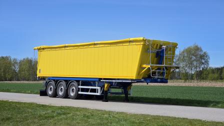 Naczepa do transportu pasz z wydmuchem Heitling | BODEX