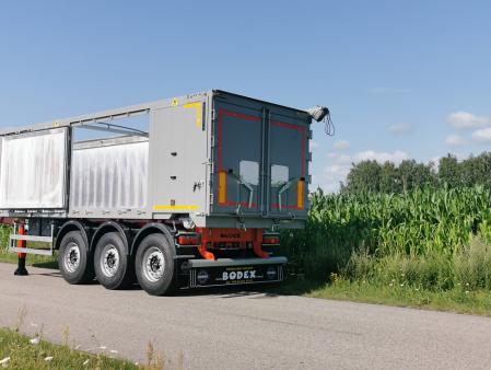 Wywrotka aluminiowa z coilmuldą oraz drzwiami bocznymi