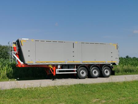 Wywrotka aluminiowa z coilmuldą oraz drzwiami bocznymi